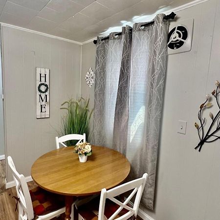 Cozy Buffalo Home-Sleeps 3 Lackawanna Exteriör bild